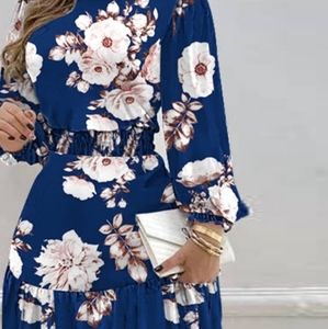 Dress, large, blue with white flowers